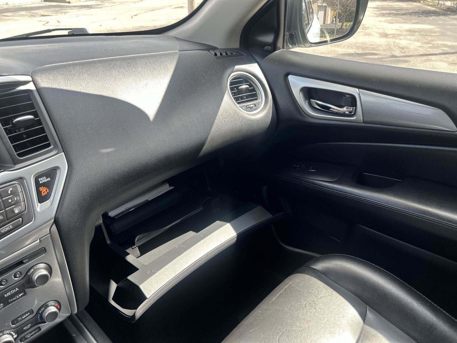 Used 2019 Nissan Pathfinder SL AWD/4WD image 18