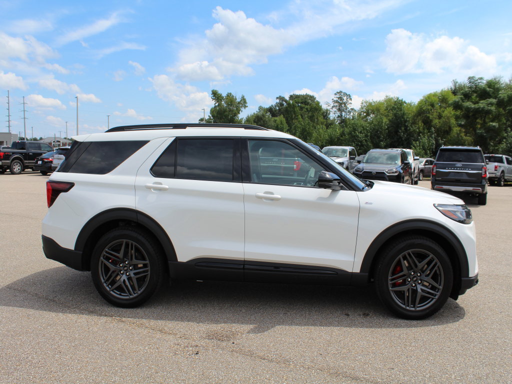 New 2026 Ford Explorer ST-Line w/ ST-Line Street Pack RWD image 6