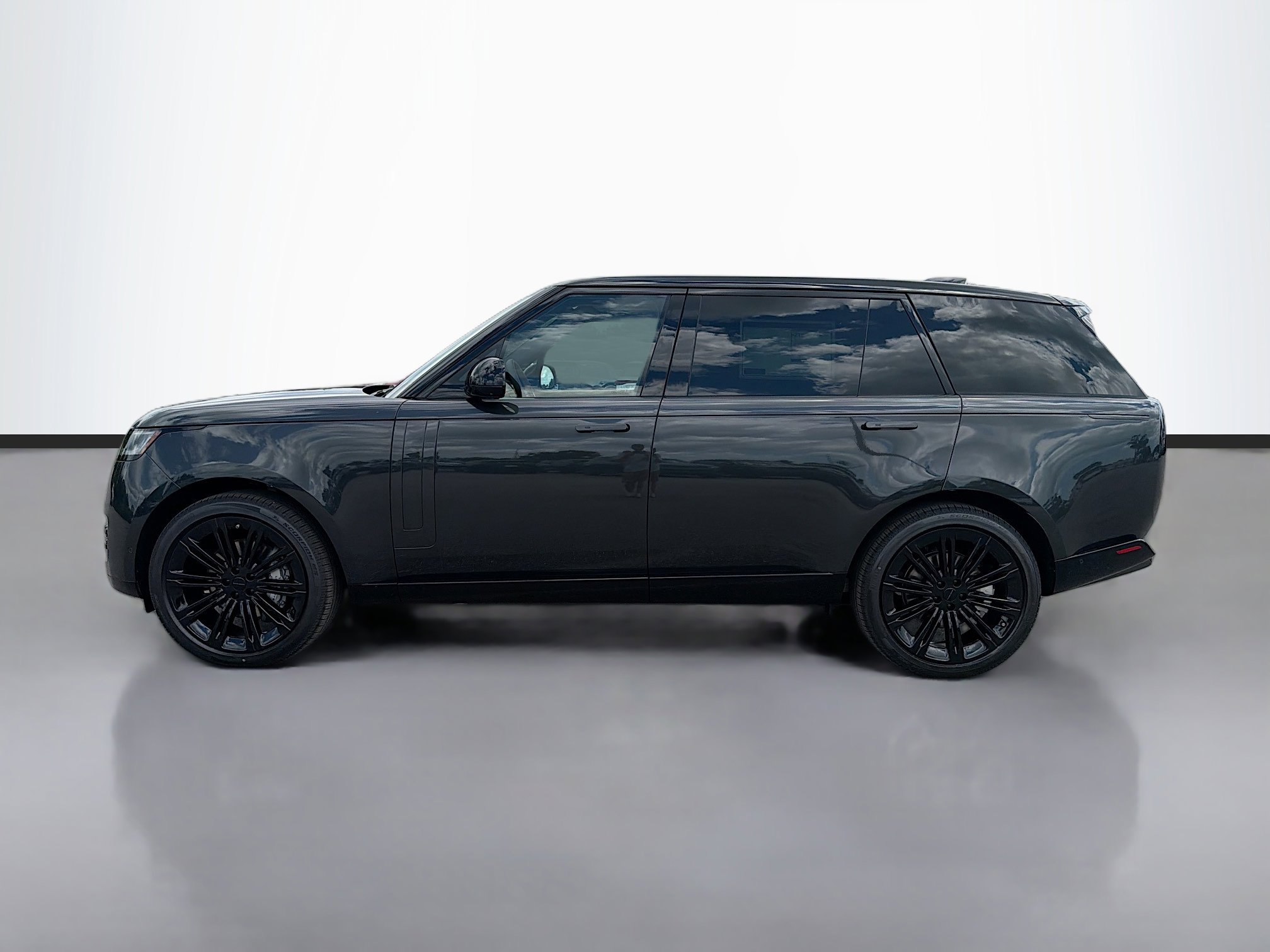 New 2026 Land Rover Range Rover Long Wheelbase SE AWD/4WD image 2