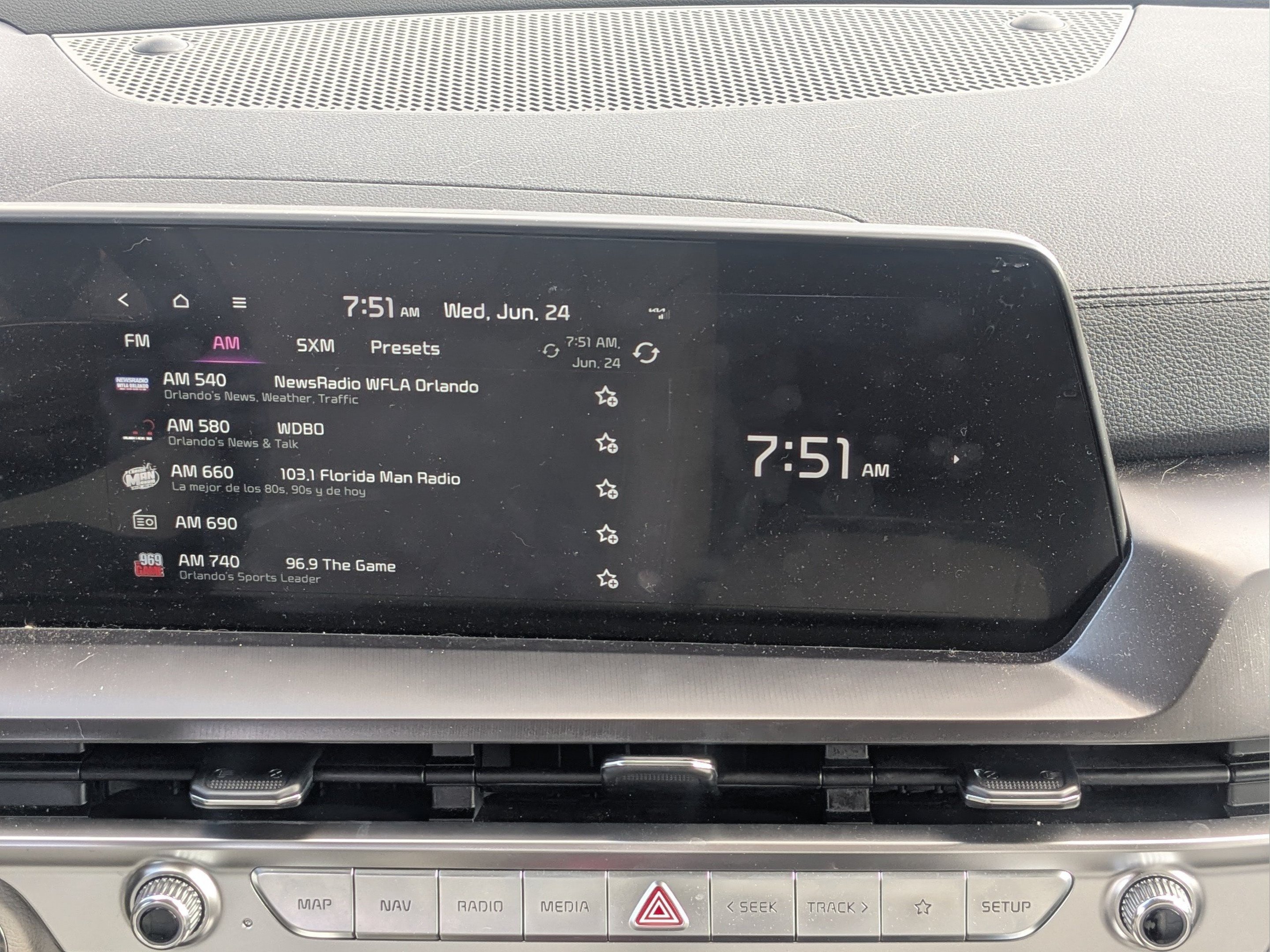 Used 2024 Kia Telluride S w/ S Sunroof Package FWD image 15