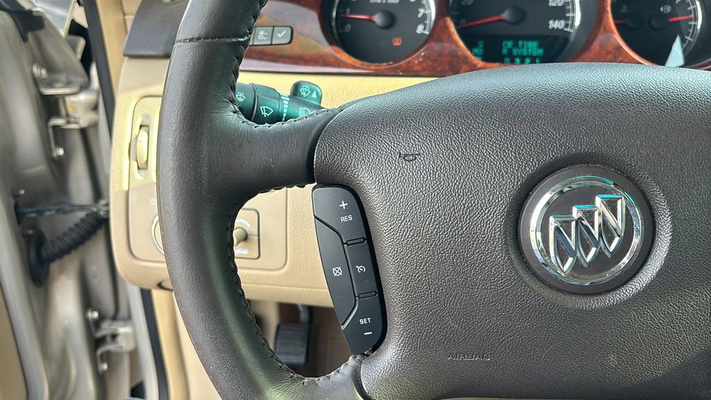Used 2008 Buick Lucerne CXL w/ Driver Confidence Package image 17