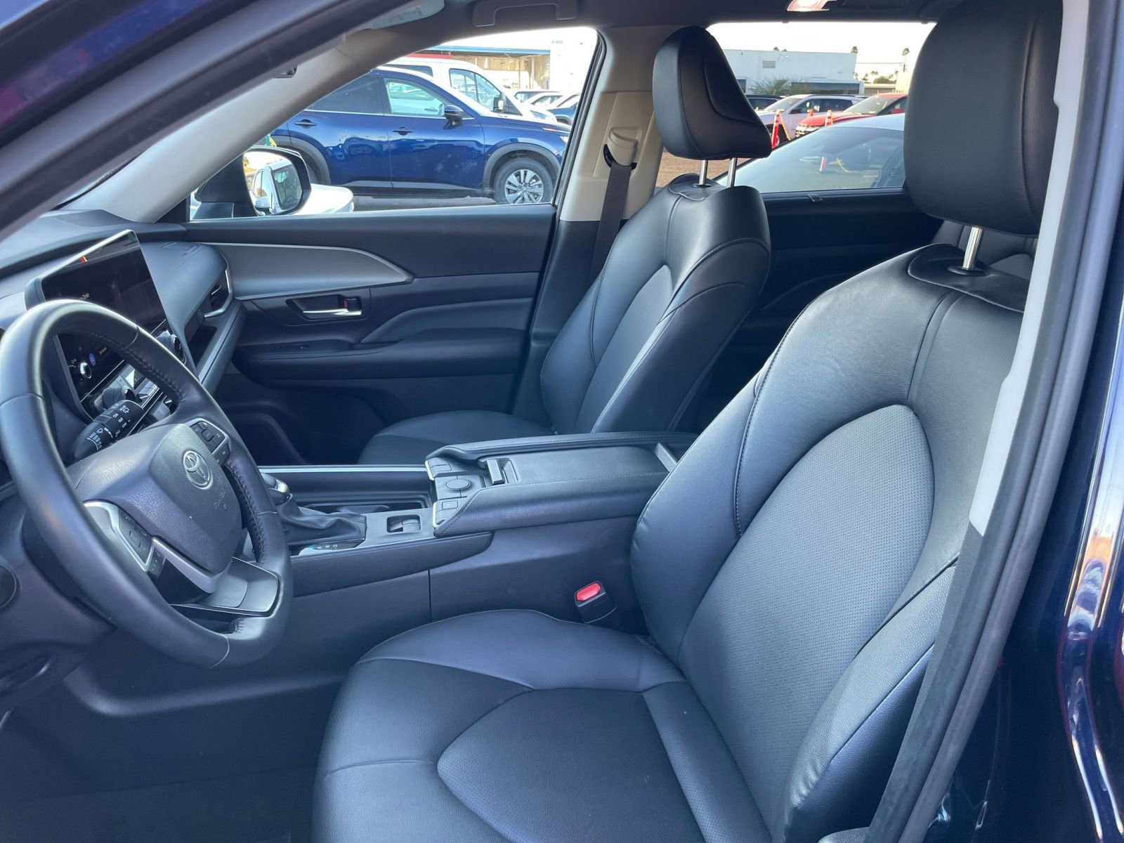 Used 2025 Toyota Grand Highlander FWD image 38