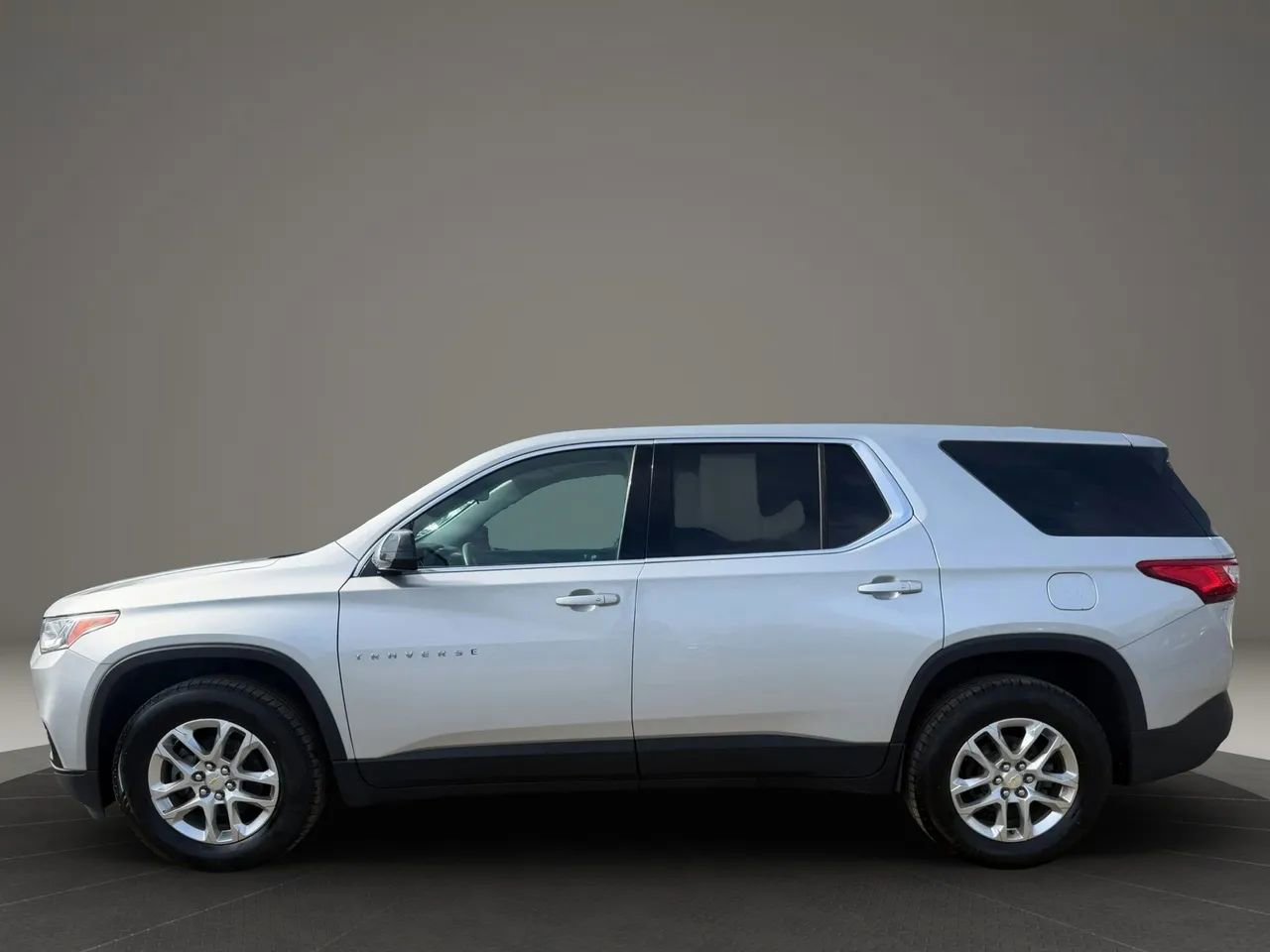 Used 2020 Chevrolet Traverse LS AWD/4WD image 8