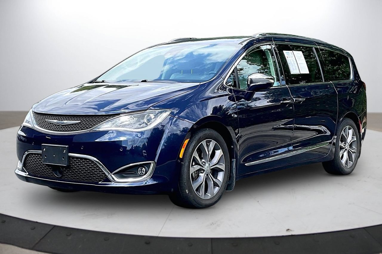 Certified 2018 Chrysler Pacifica Limited w/ Advanced Safetytec Group FWD image 4