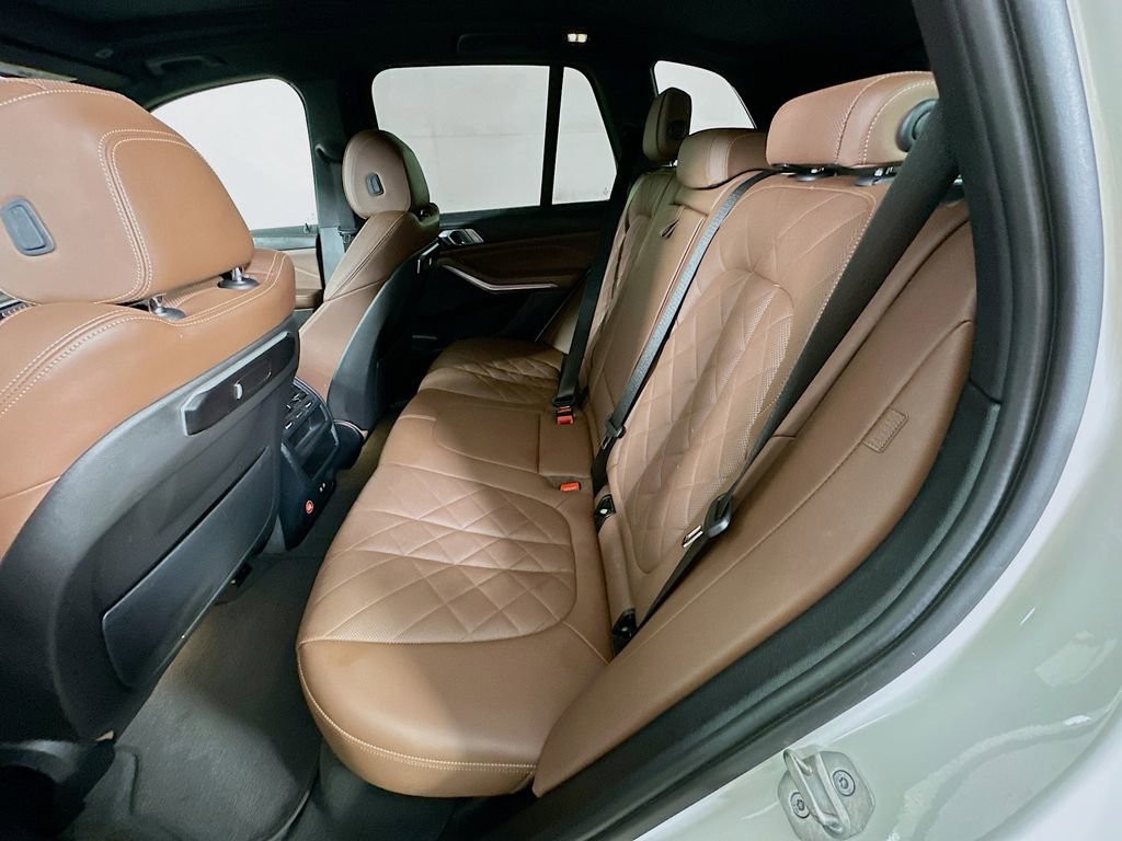 Used 2024 BMW X5 xDrive40i w/ Parking Assistance Package image 13