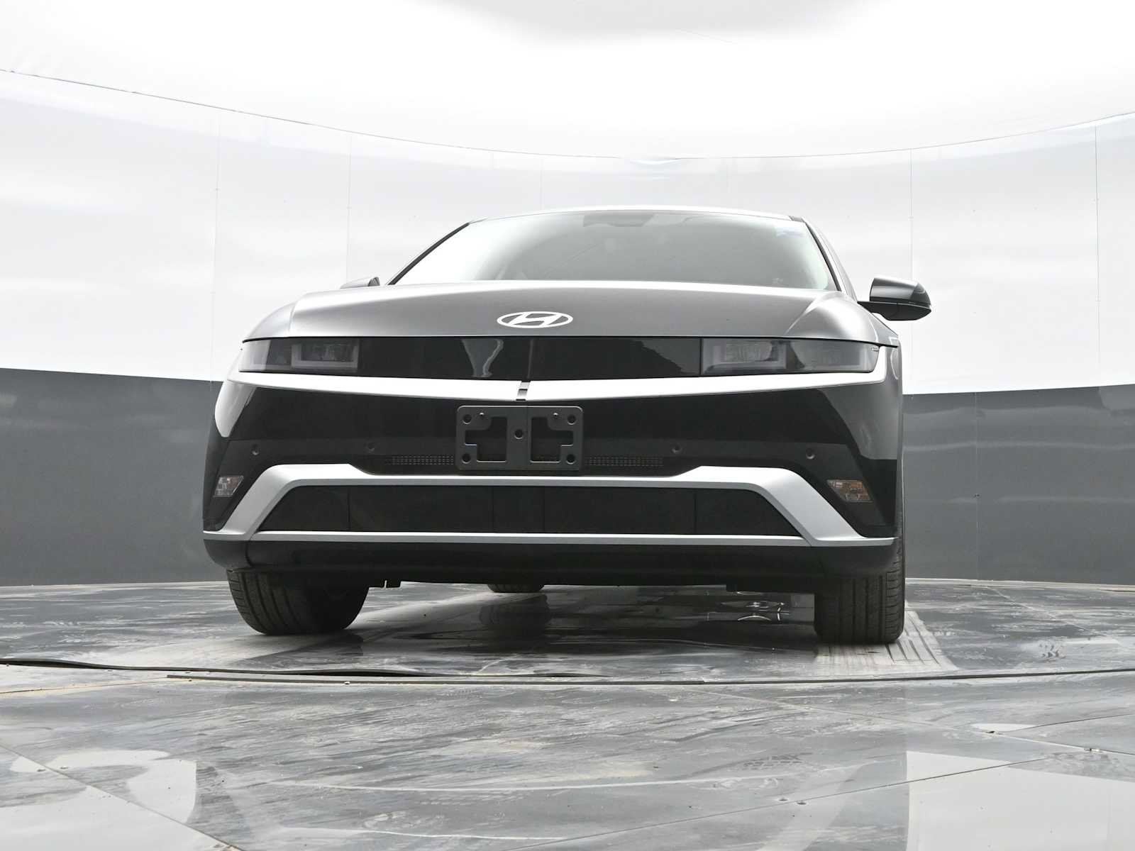 New 2025 Hyundai Ioniq 5 SE image 22