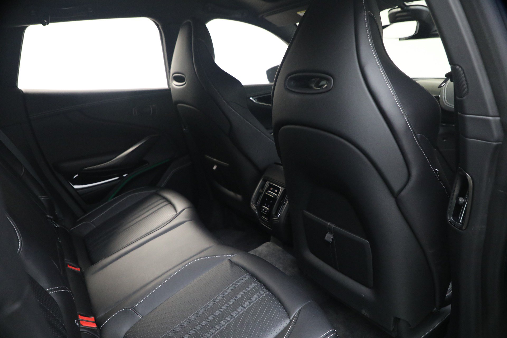 Used 2026 Aston Martin DBX 707 AWD/4WD image 29