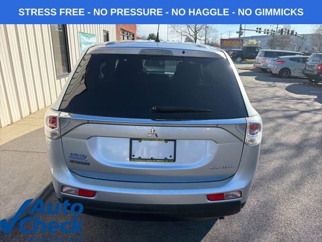 Used 2014 Mitsubishi Outlander ES FWD image 4