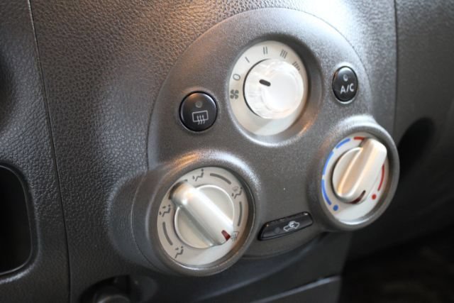 Used 2009 Nissan Cube 1.8 S w/ Interior Designer Pkg FWD image 16