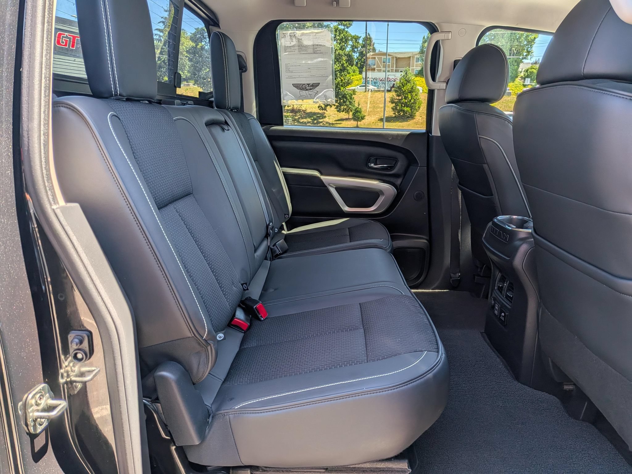 Used 2019 Nissan Titan PRO-4X AWD/4WD image 9