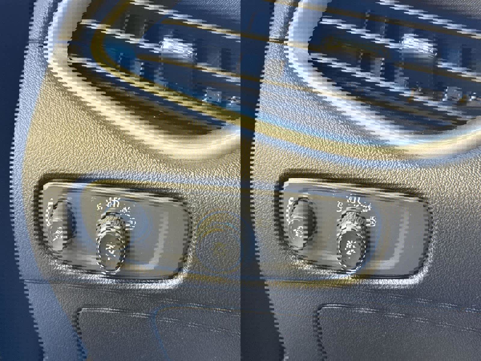 Used 2020 Chevrolet Malibu LS w/ LPO, Convenience Package 1 image 23