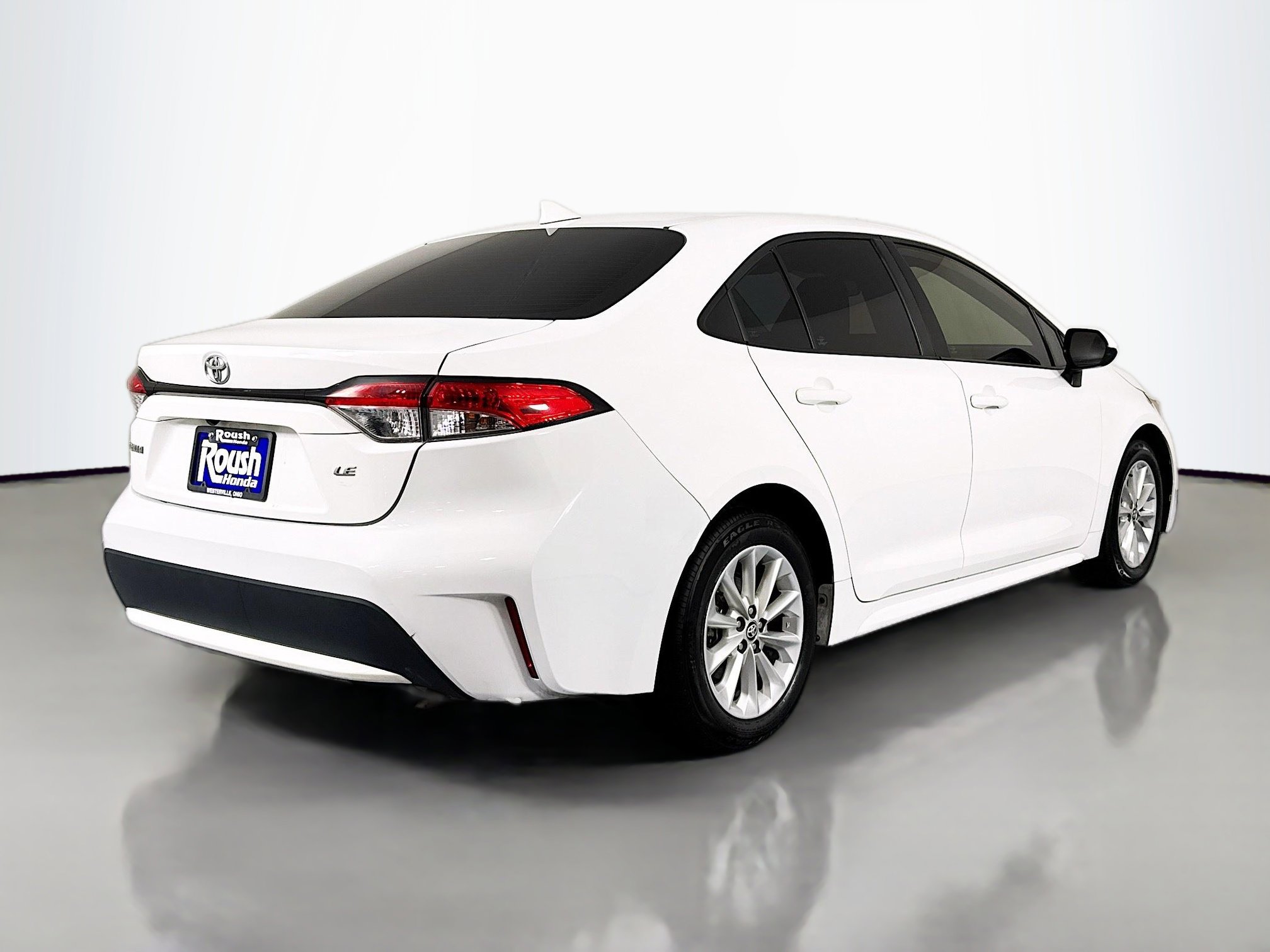 Used 2021 Toyota Corolla LE w/ LE Convenience Package image 5