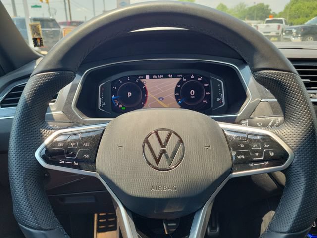 Used 2022 Volkswagen Tiguan SEL R-Line AWD/4WD image 25