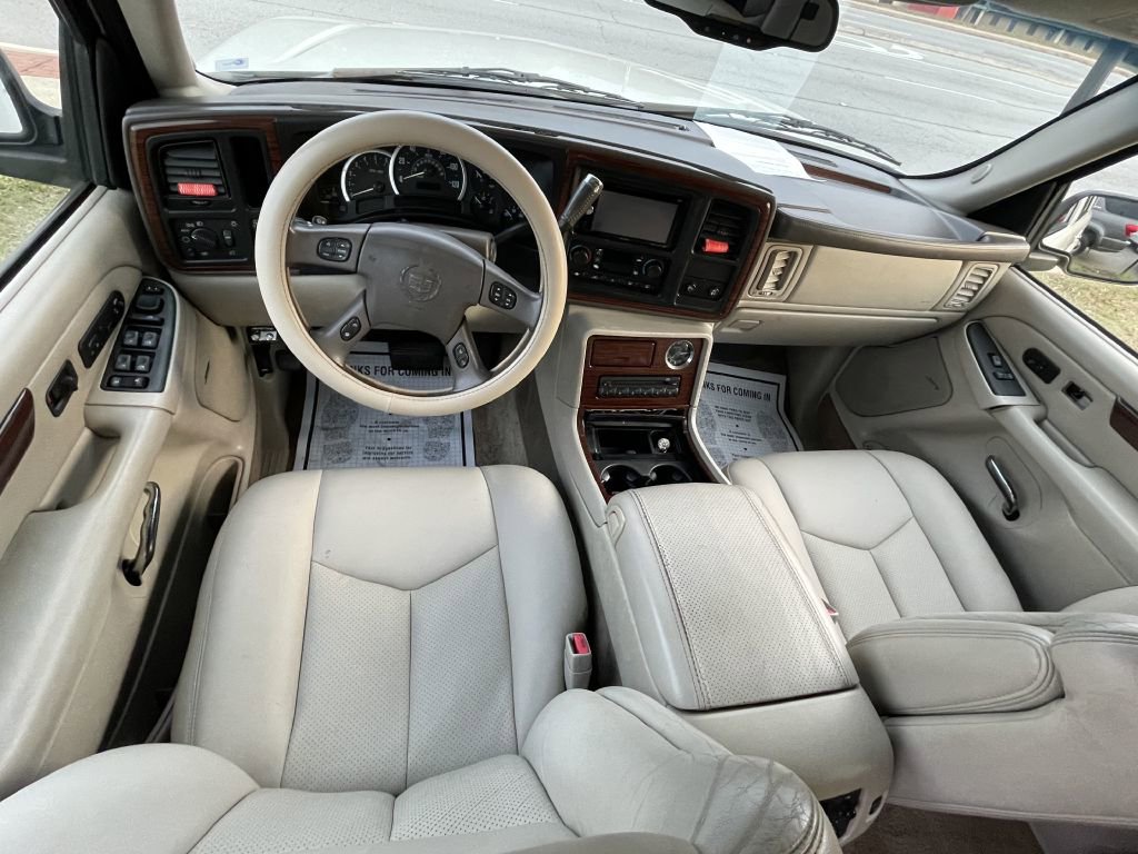 Used 2003 Cadillac Escalade LUXURY image 18