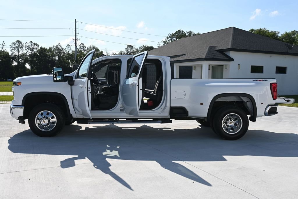 Used 2025 Chevrolet Silverado 3500 LT w/ Safety Package AWD/4WD image 14