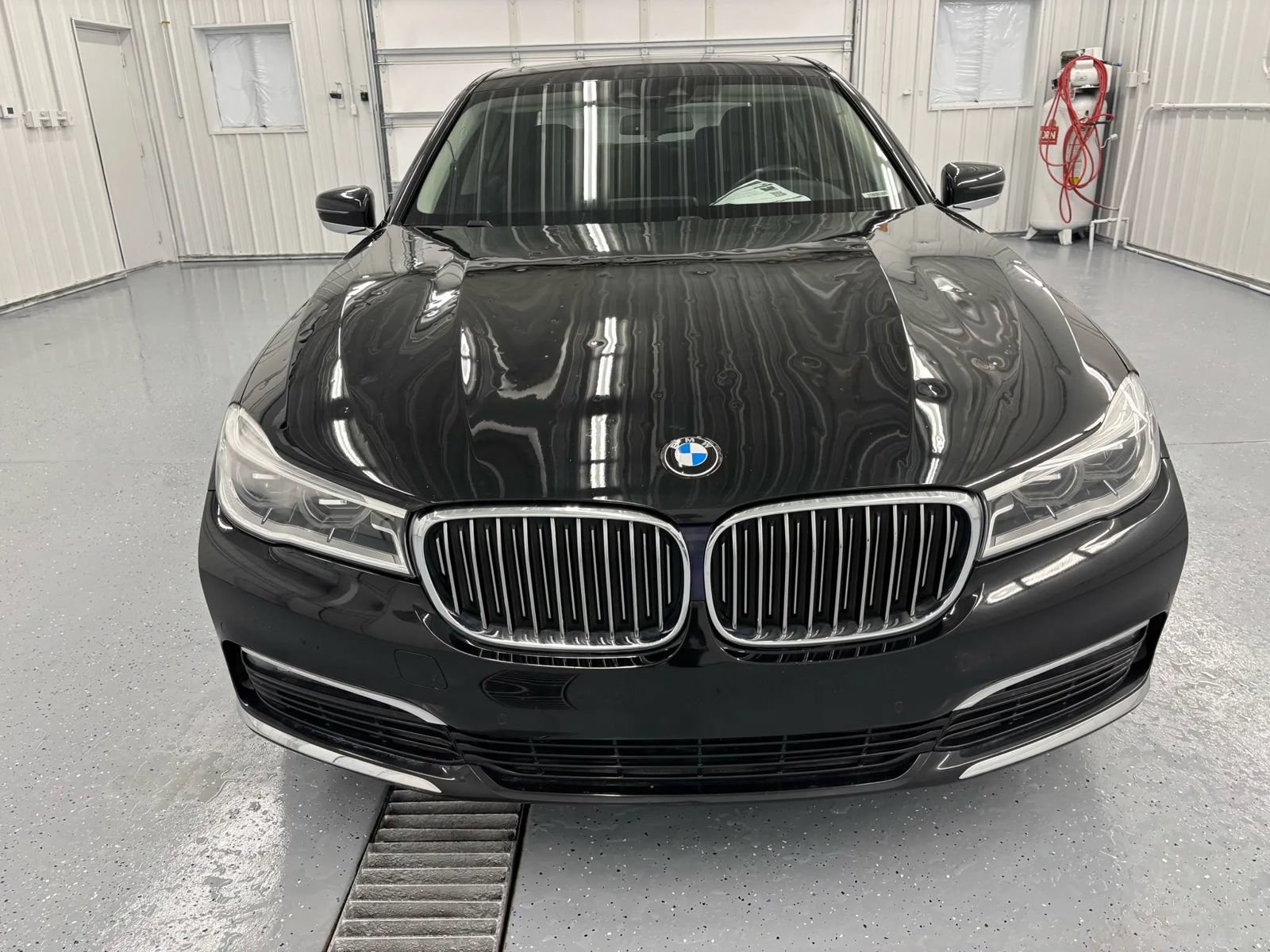 Used 2018 BMW 750i xDrive AWD/4WD image 13