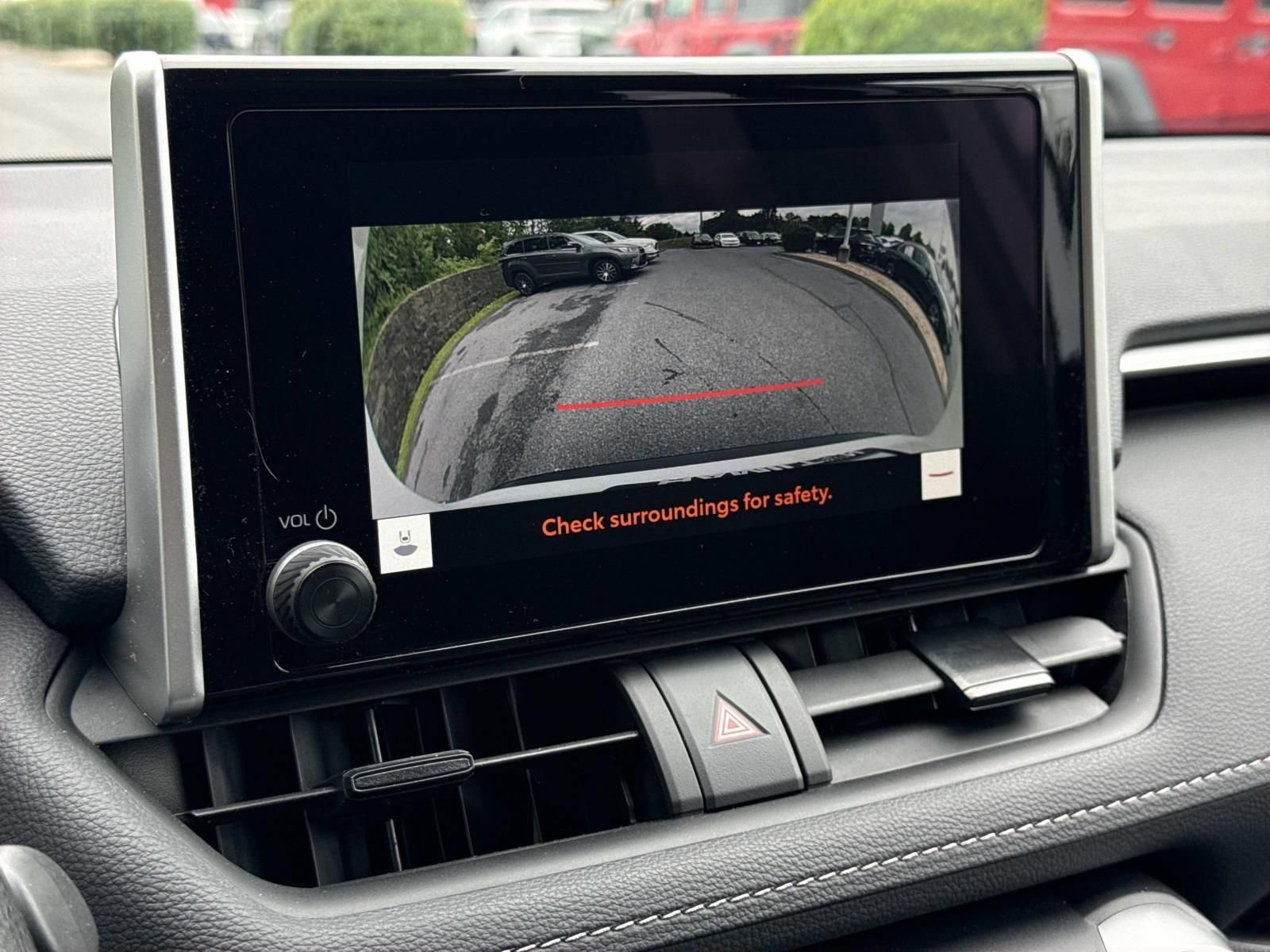 Used 2025 Toyota RAV4 XLE AWD/4WD image 10