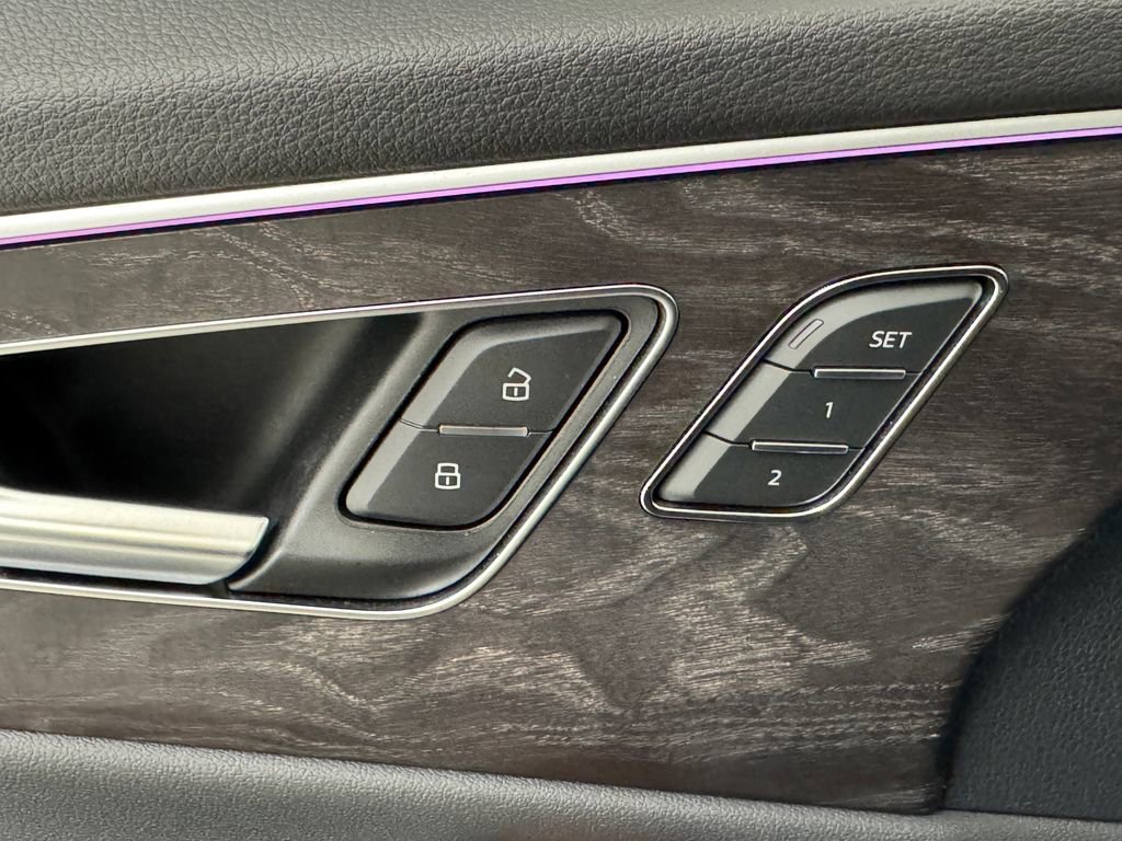 Used 2022 Audi Q8 Premium Plus image 27