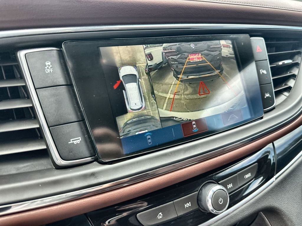 Used 2018 Buick Enclave Avenir w/ Avenir Technology Package FWD image 29