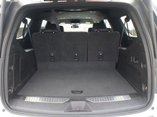Used 2023 Chevrolet Suburban Premier image 17