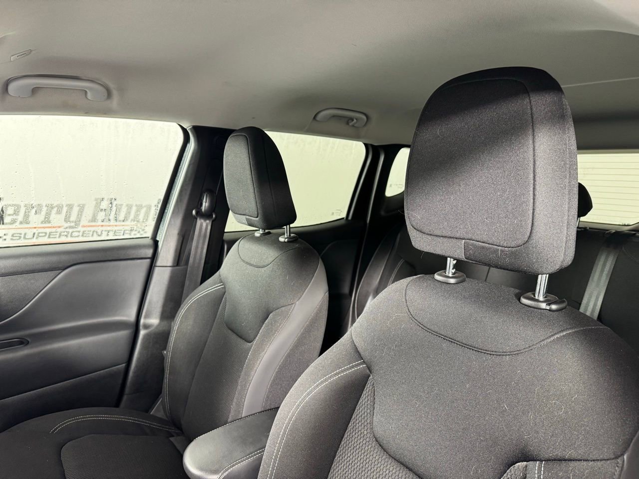 Used 2023 Jeep Renegade Altitude image 3