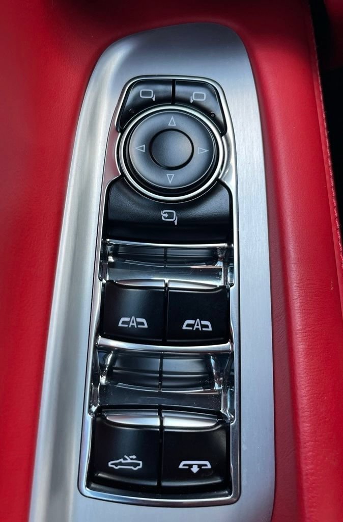 Used 2026 Chevrolet Corvette Stingray Premium Conv w/ Z51 Performance Package RWD image 8