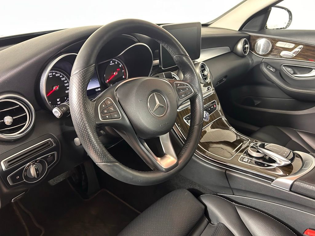 Used 2018 Mercedes-Benz C 300 4MATIC Sedan image 4