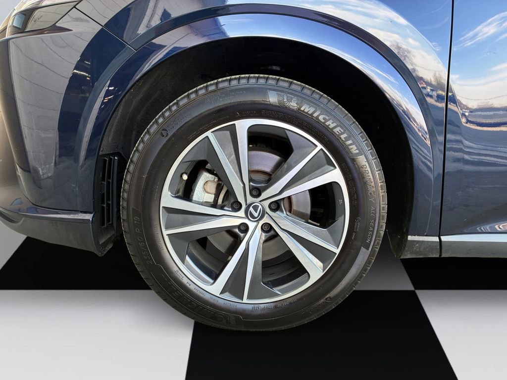 Used 2024 Lexus RX 350 Premium w/ Convenience Package FWD image 14