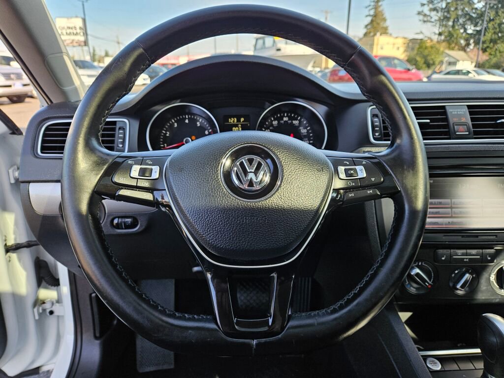 Used 2015 Volkswagen Jetta SE image 20
