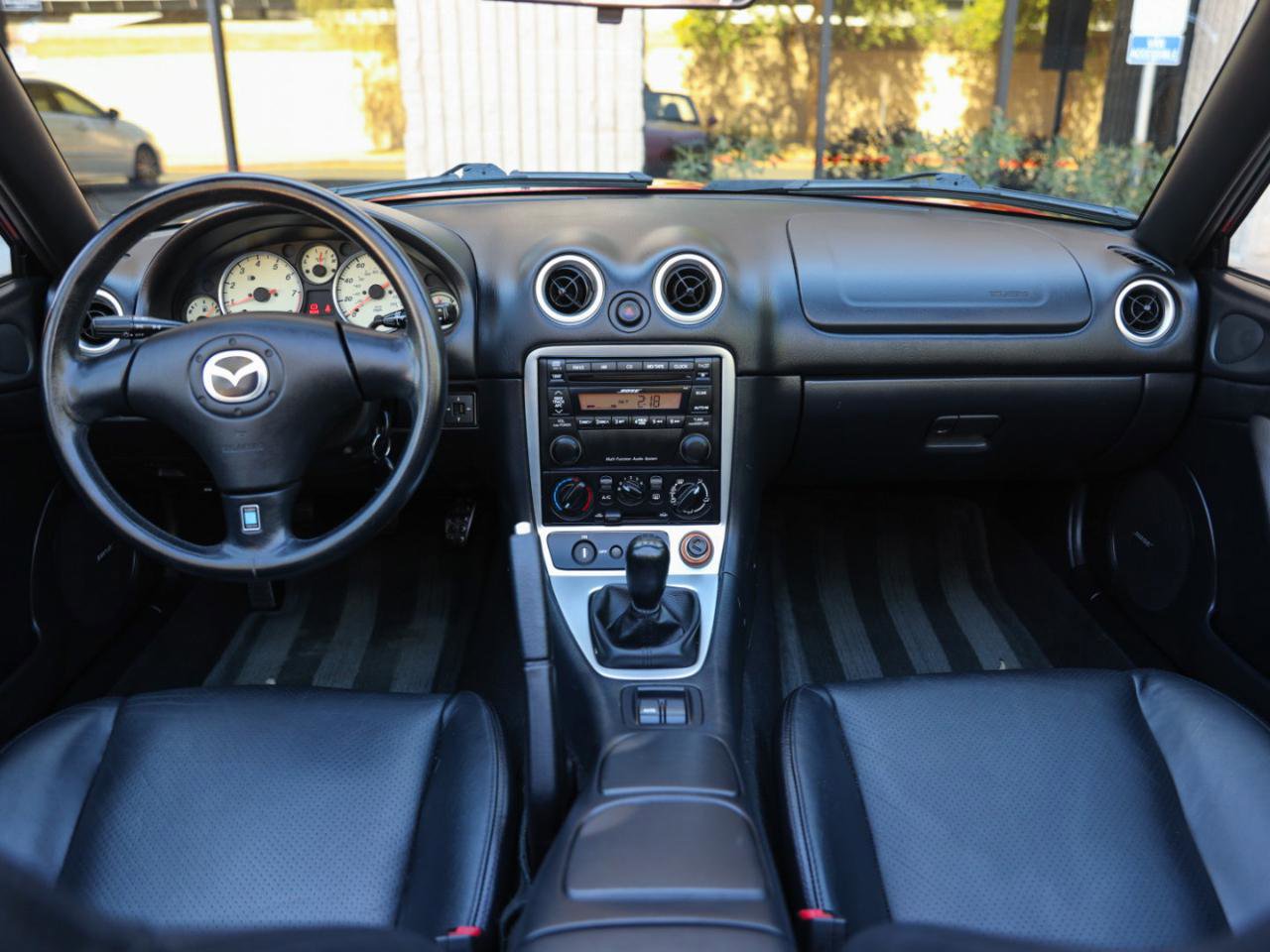 Used 2003 MAZDA MX-5 Miata RWD image 6