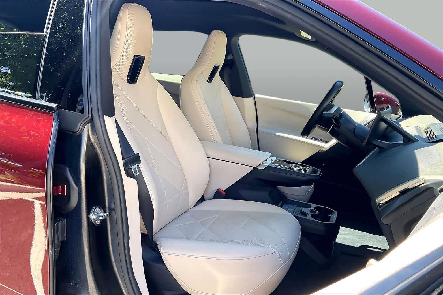 Certified 2024 BMW iX xDrive50 w/ Sport Package AWD/4WD image 8