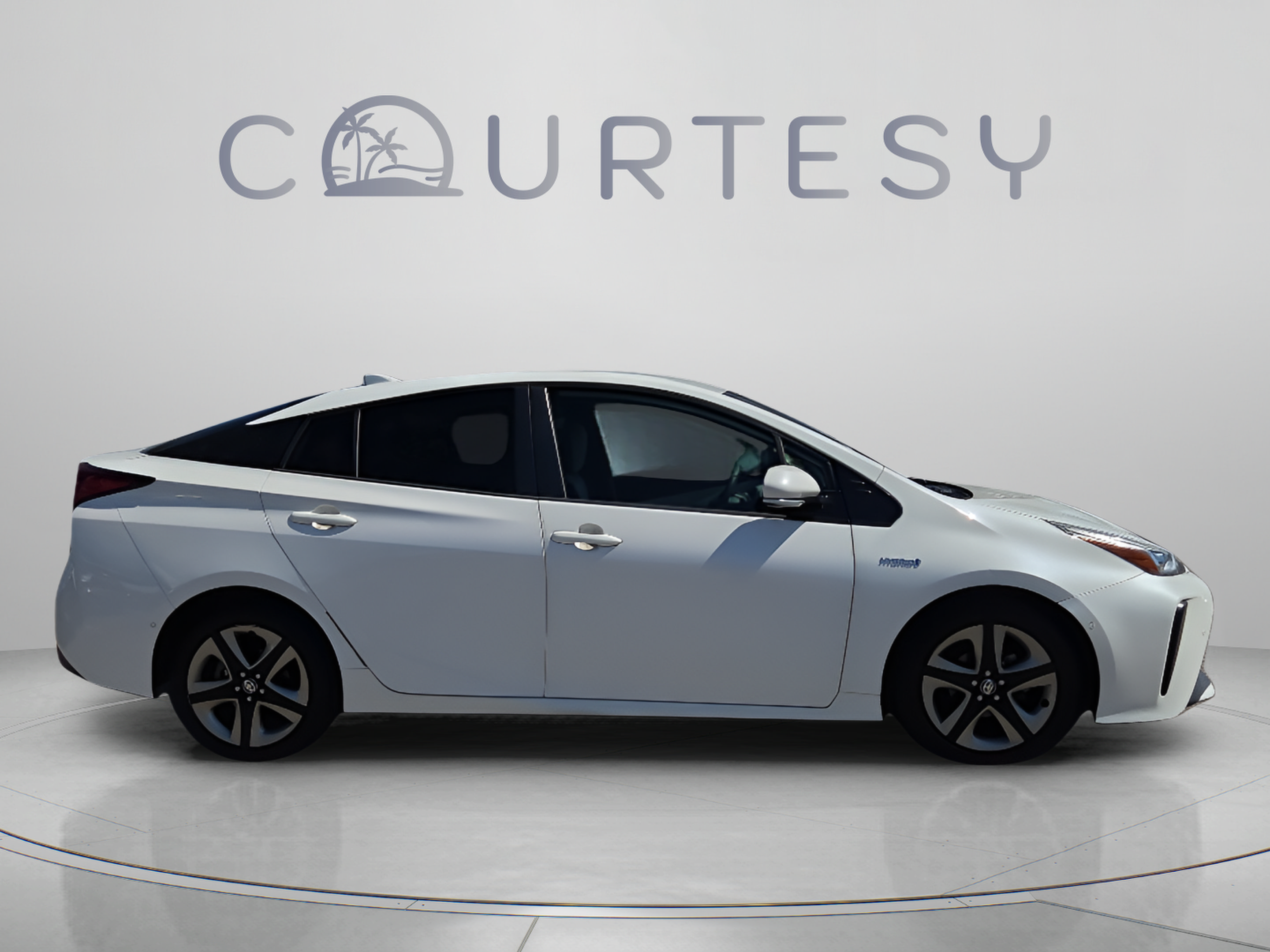 Used 2019 Toyota Prius XLE FWD image 6