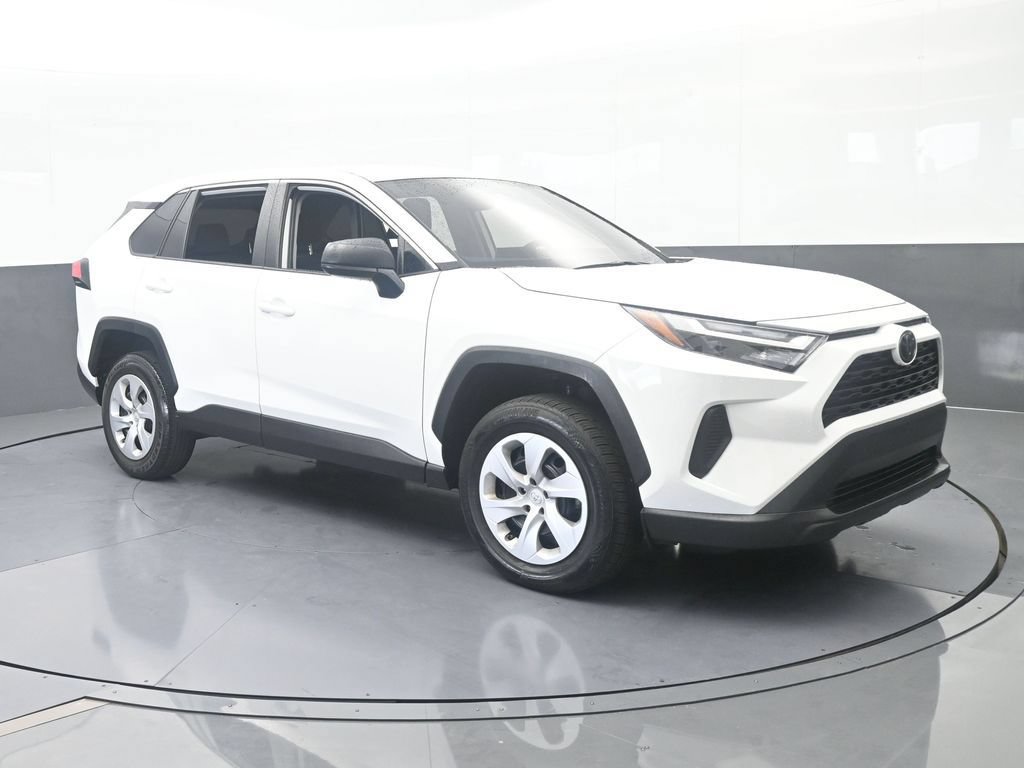 Used 2025 Toyota RAV4 LE AWD/4WD image 8