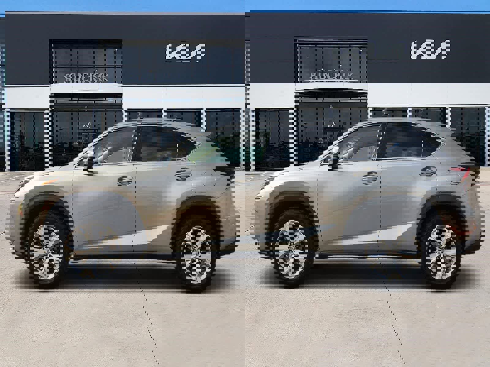 Used 2017 Lexus NX 200t FWD w/ Premium Package image 4