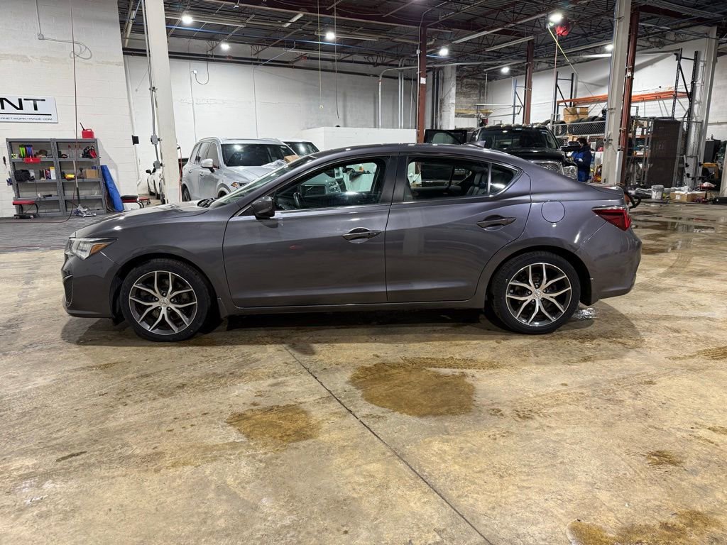 Used 2019 Acura ILX w/ Premium Package image 3