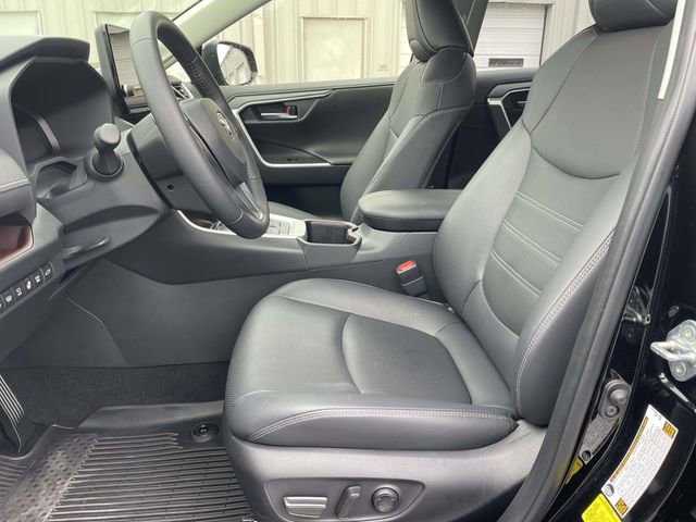 Used 2025 Toyota RAV4 Limited w/ Advanced Technology Package AWD/4WD image 21