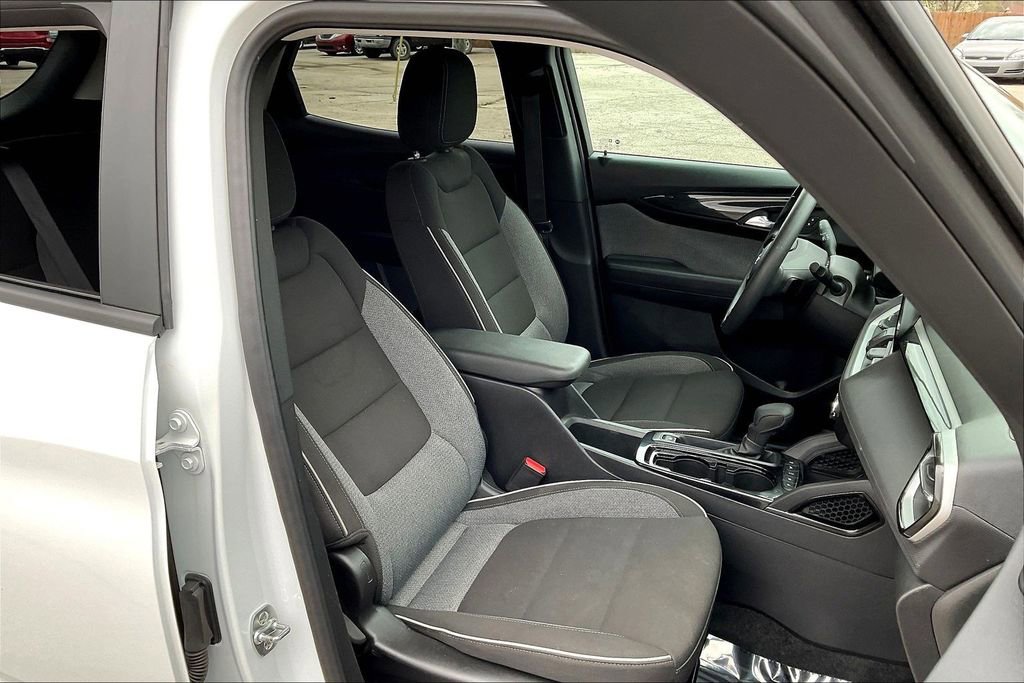 Used 2025 Chevrolet TrailBlazer LS w/ LS Convenience Package image 7