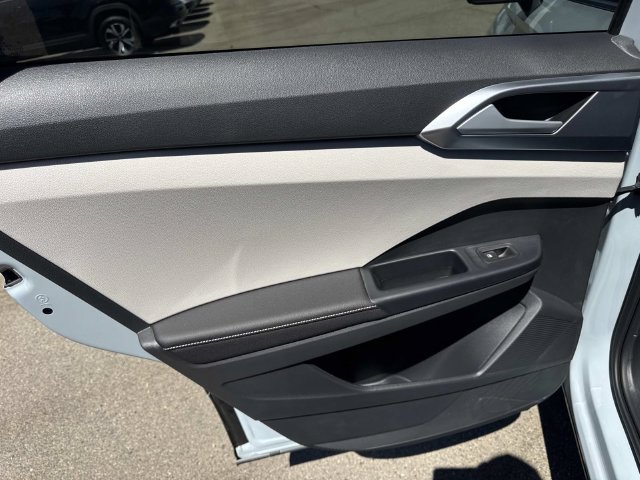 New 2026 Volkswagen Taos SE FWD image 26