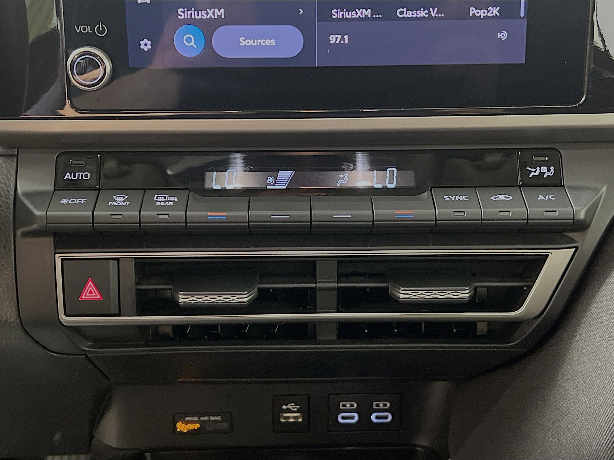 Used 2025 Toyota Camry LE image 26