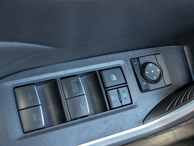 Used 2025 Toyota RAV4 XLE FWD image 23