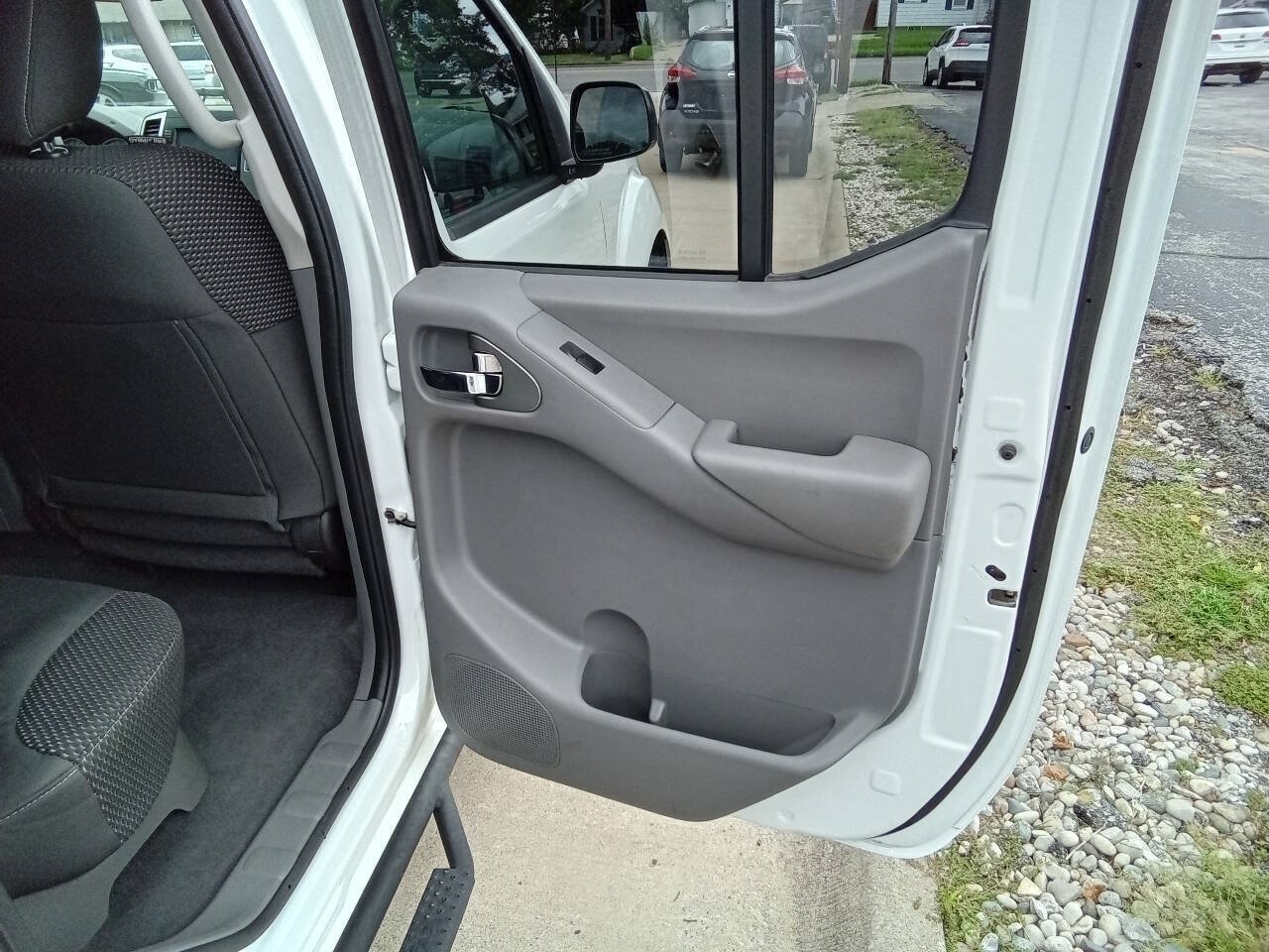 Used 2019 Nissan Frontier Desert Runner RWD image 7