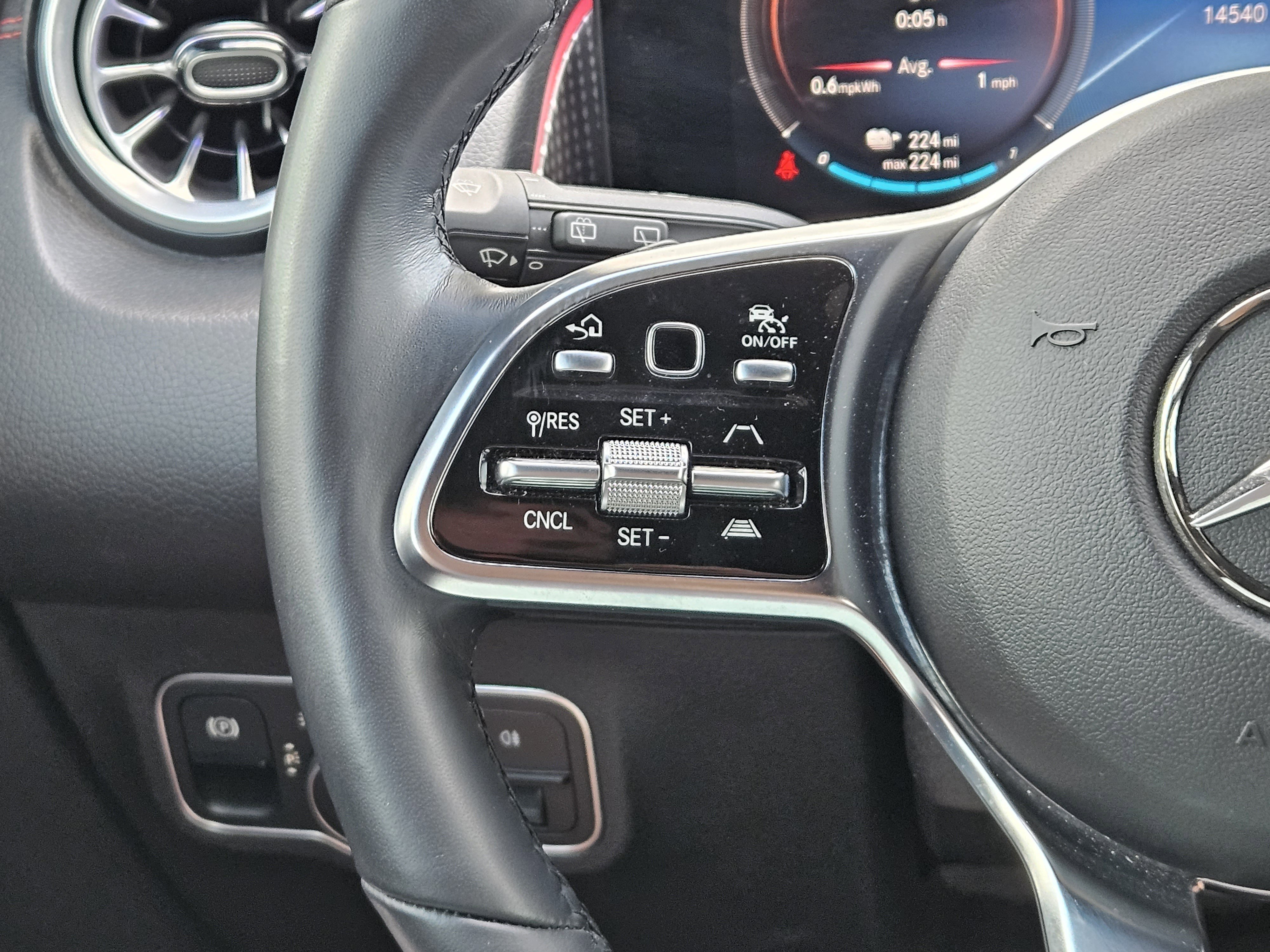 Certified 2023 Mercedes-Benz EQB 300 4MATIC image 28