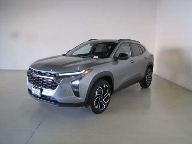 Used 2025 Chevrolet Trax RS w/ Driver Confidence Package image 1