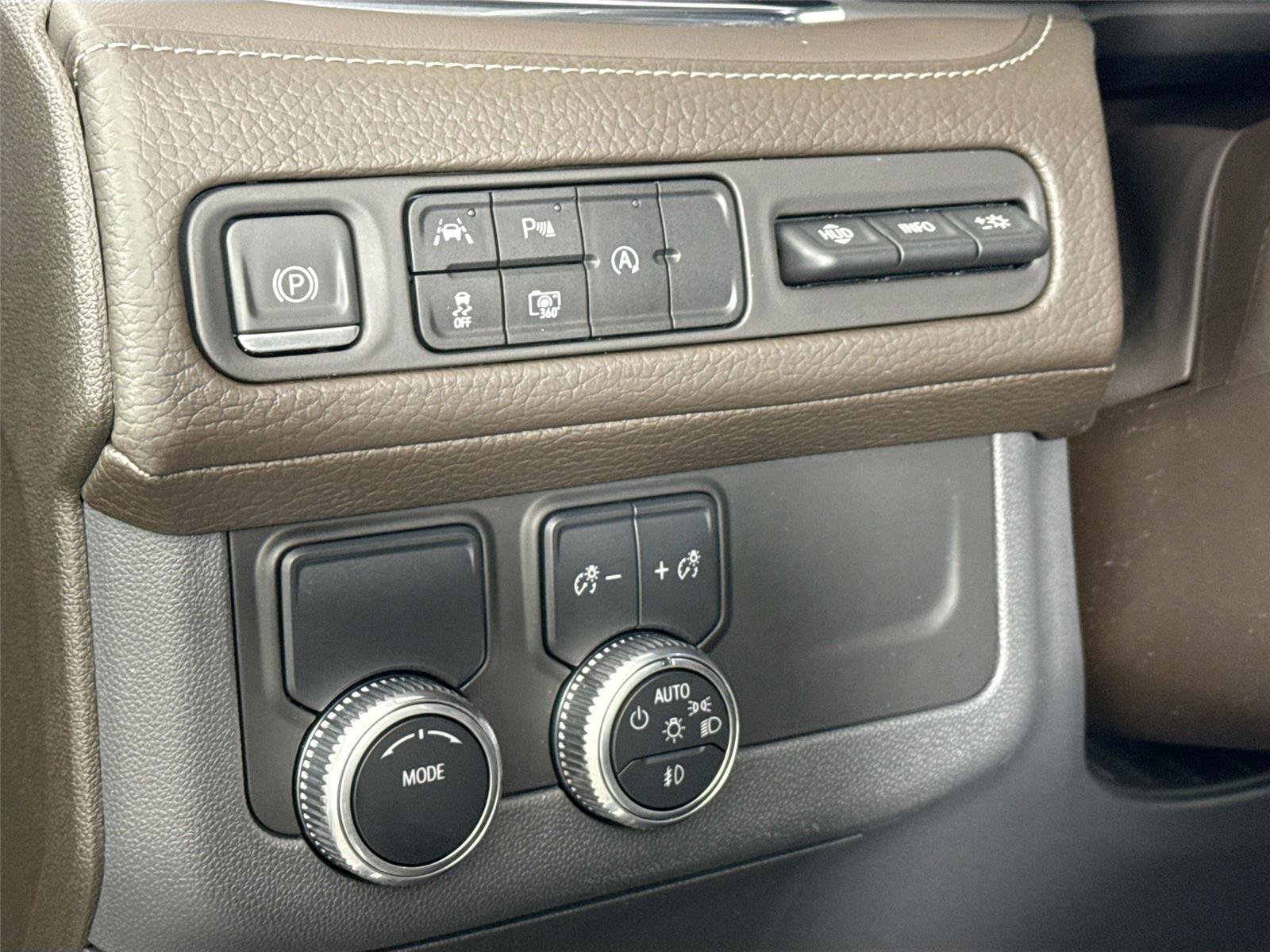 Used 2023 GMC Yukon Denali image 16