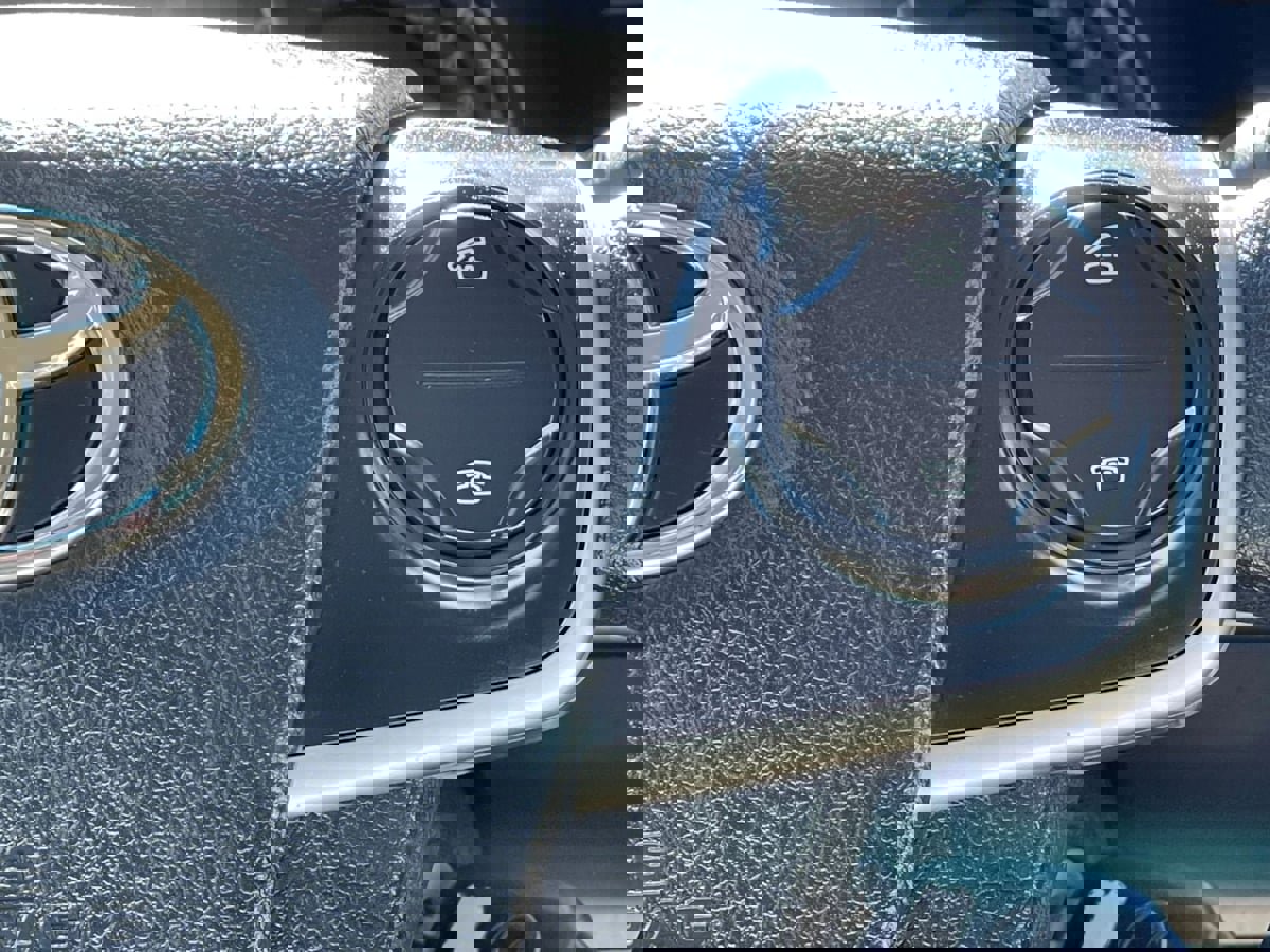 Used 2013 Toyota Camry LE image 18