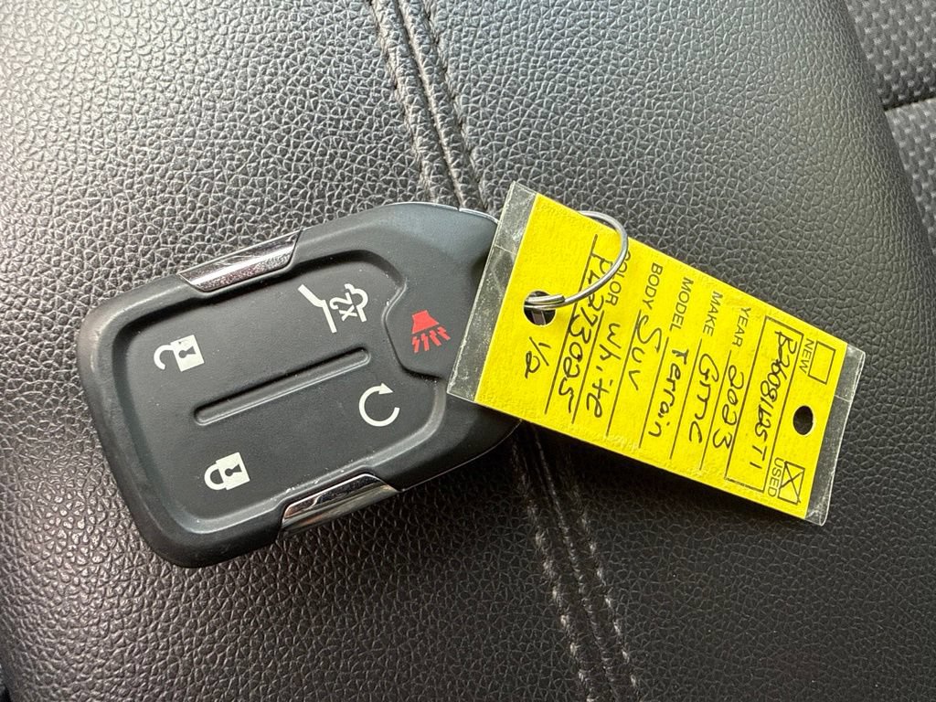 Used 2023 GMC Terrain SLE w/ Driver Convenience Package AWD/4WD image 36