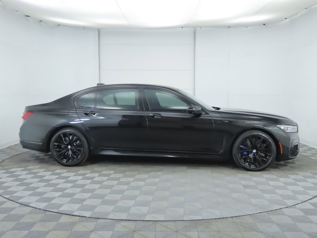 Used 2022 BMW 750i xDrive w/ Executive Package image 4