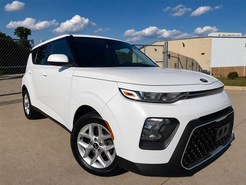Used 2021 Kia Soul S FWD image 1