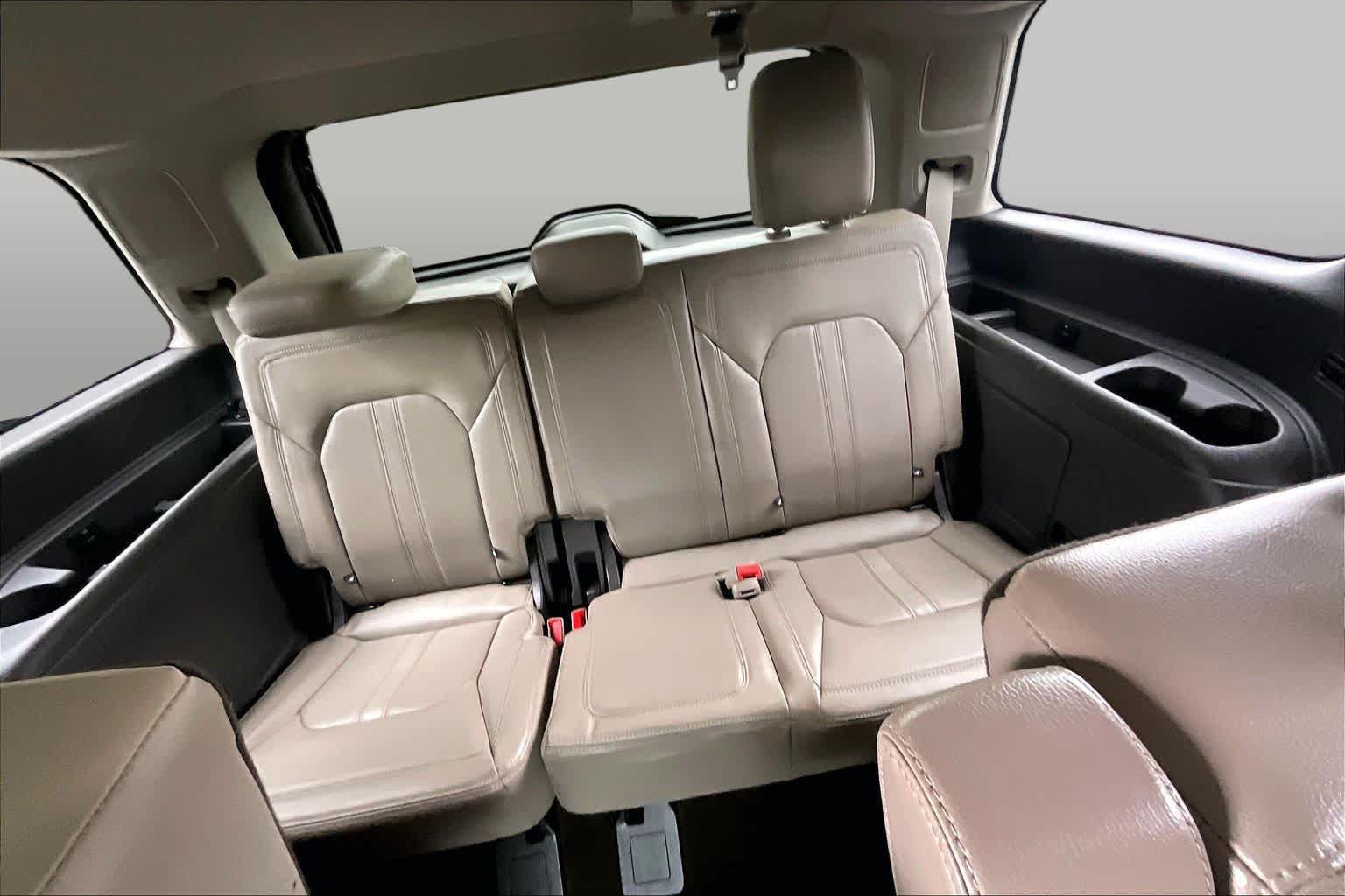 Used 2021 Ford Expedition Limited AWD/4WD image 23