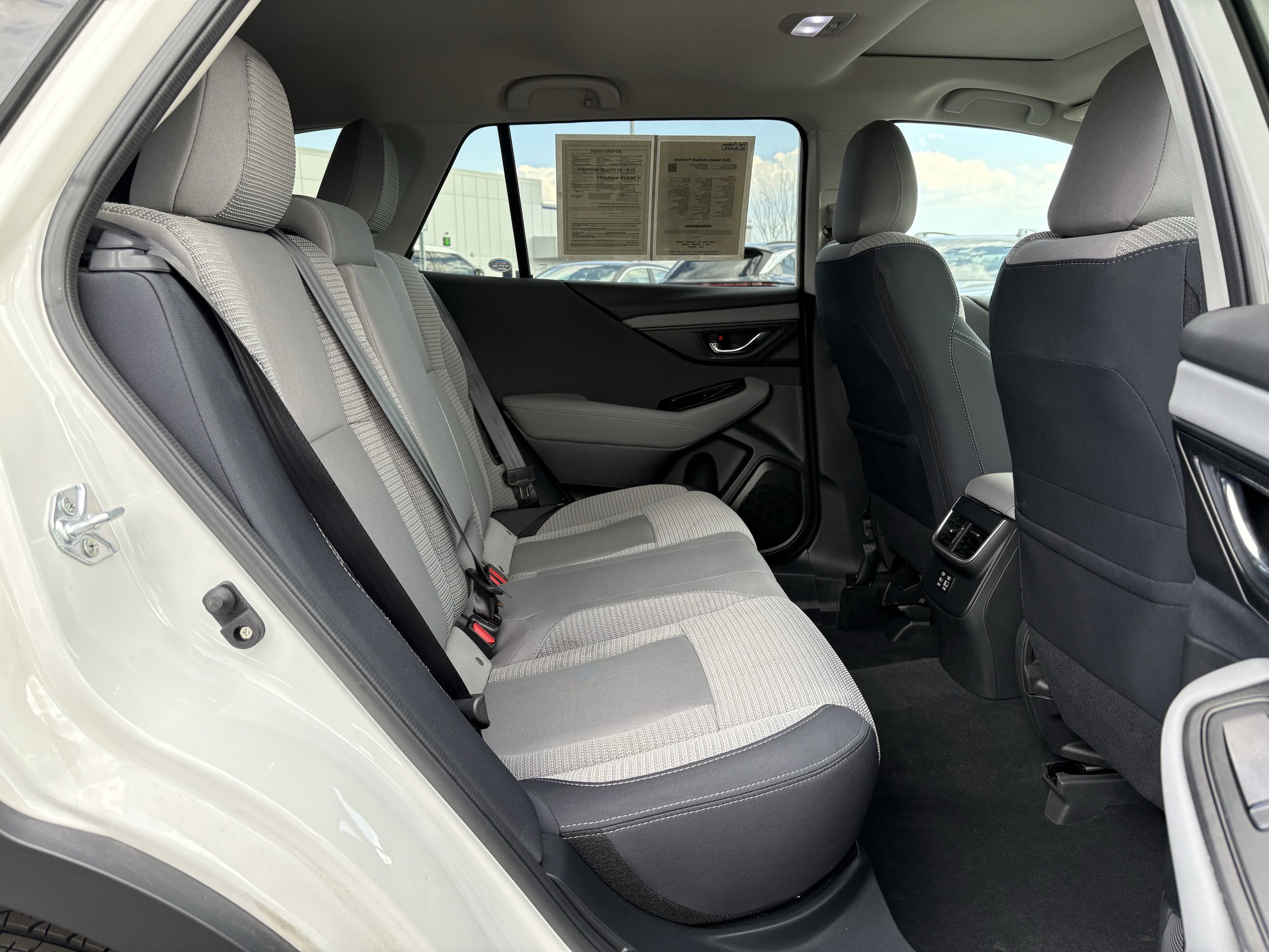 Used 2025 Subaru Outback Premium image 30
